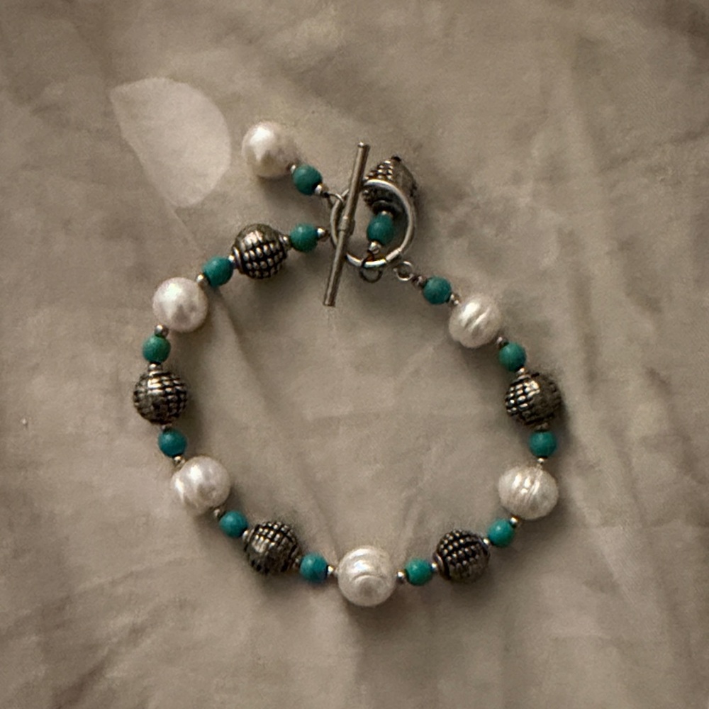 Elegant Silver and Turquoise Beaded Bracelet